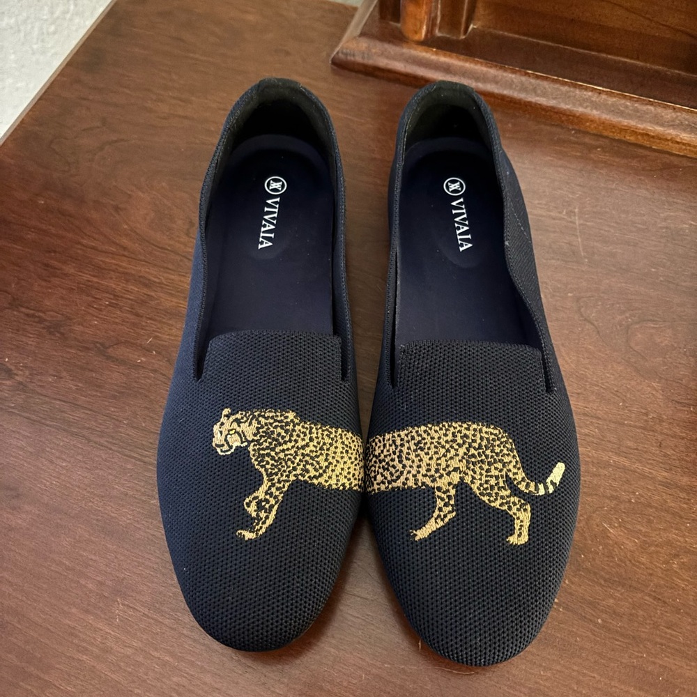 NWOT Vivaia Navy Embroidered Loafers